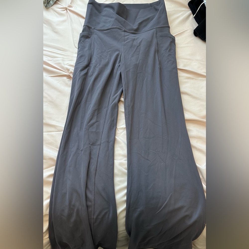 Athleta purple leggings with pockets